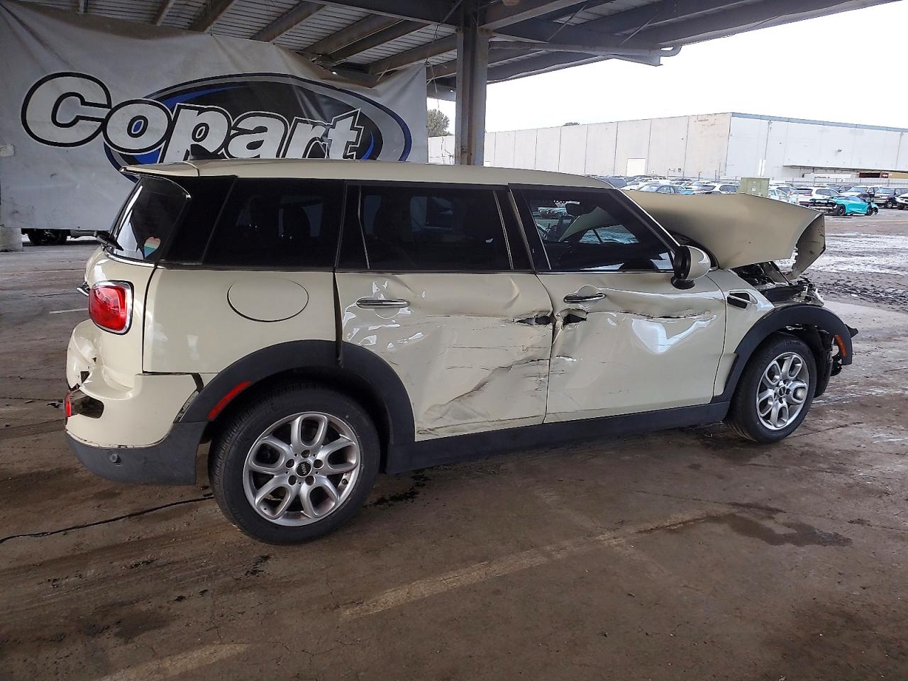 2019 MINI COOPER CLUBMAN photo 3