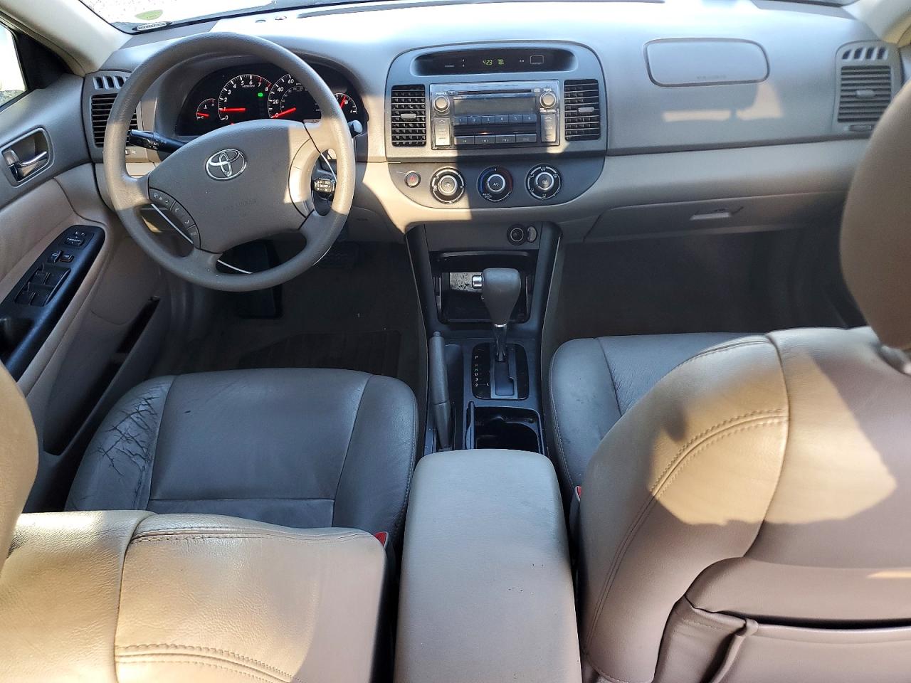 2005 TOYOTA CAMRY LE photo 8