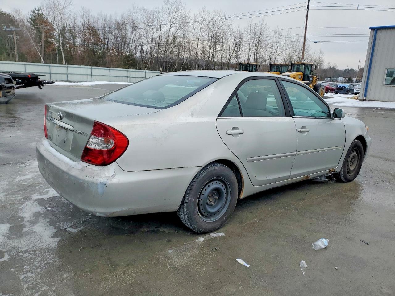 2003 TOYOTA CAMRY LE photo 3