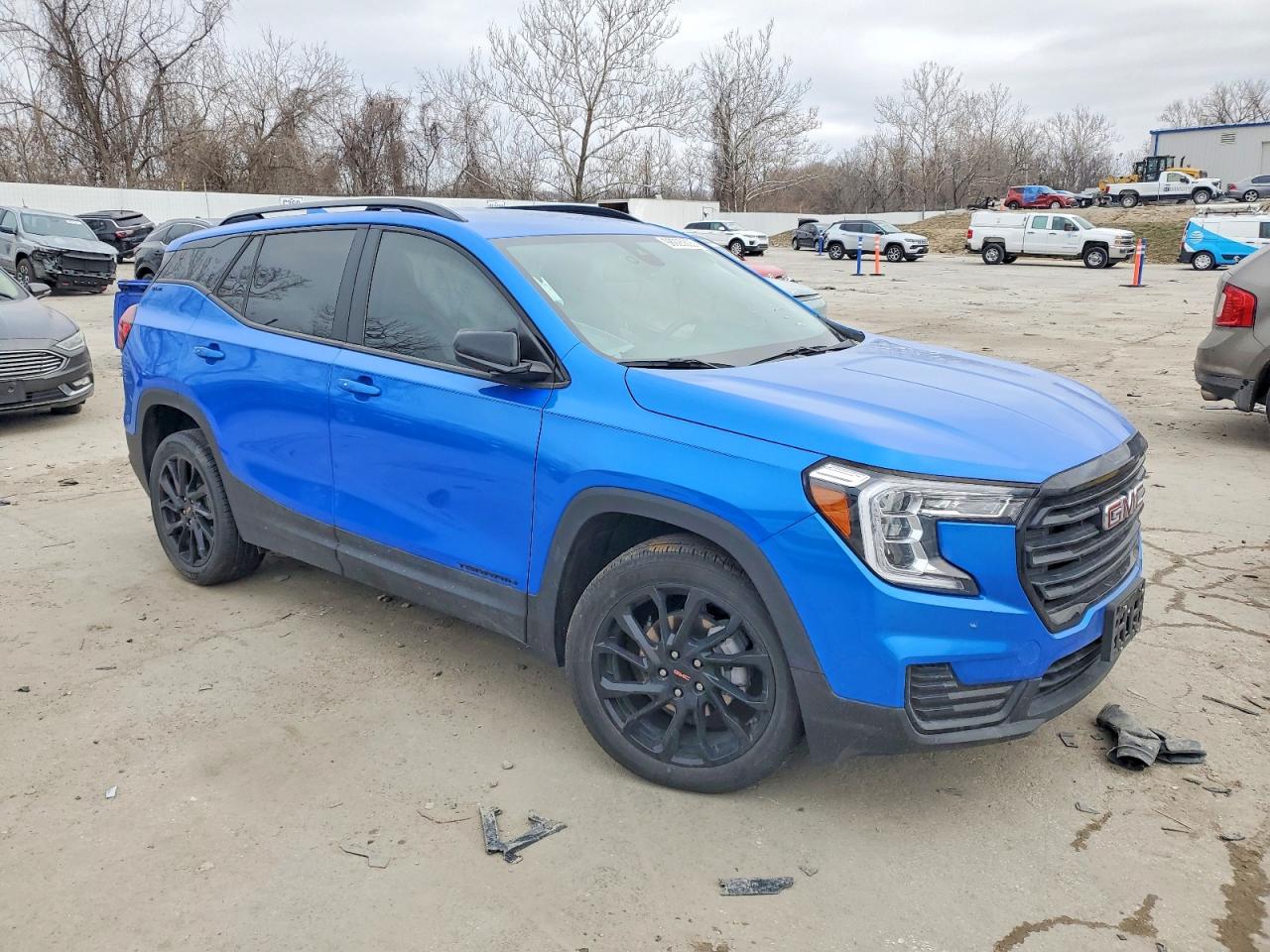 2024 GMC TERRAIN photo 4