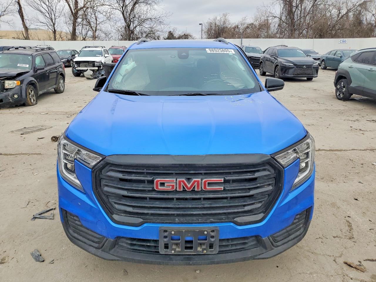 2024 GMC TERRAIN photo 5