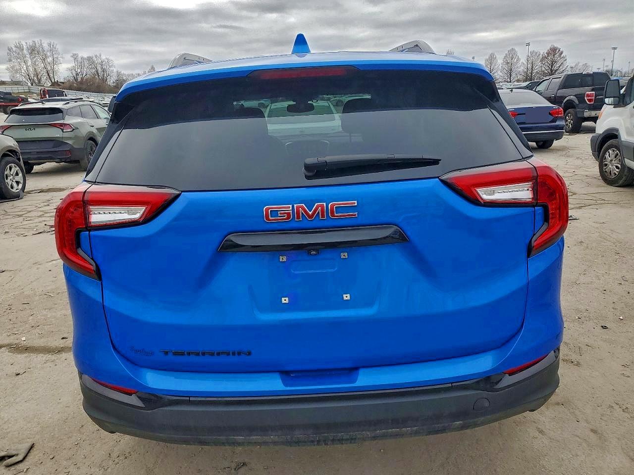 2024 GMC TERRAIN photo 6