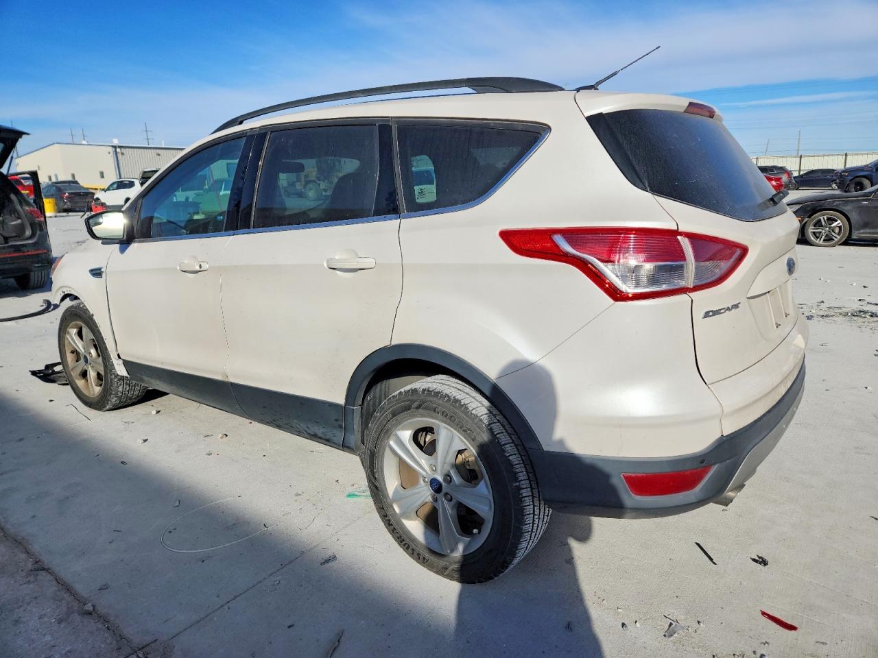 2015 FORD ESCAPE SE photo 2