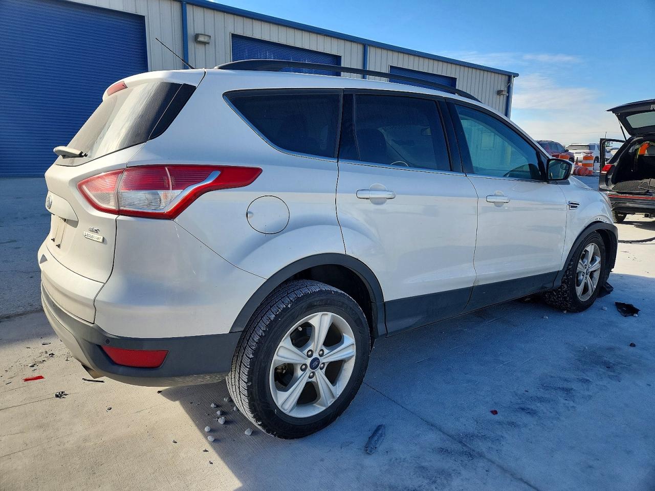 2015 FORD ESCAPE SE photo 3