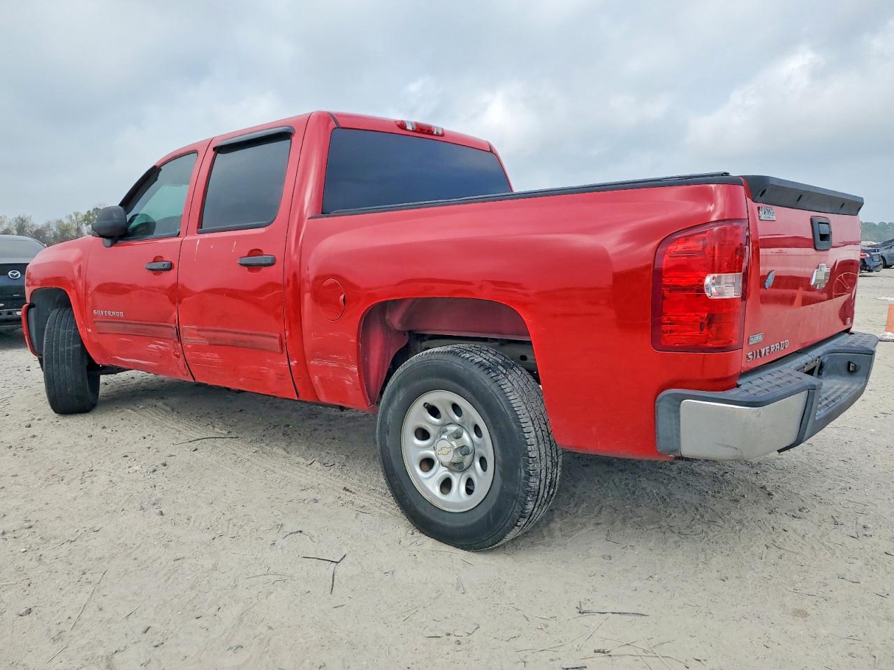 2010 CHEVROLET SILVERADO C1500 LT photo 2