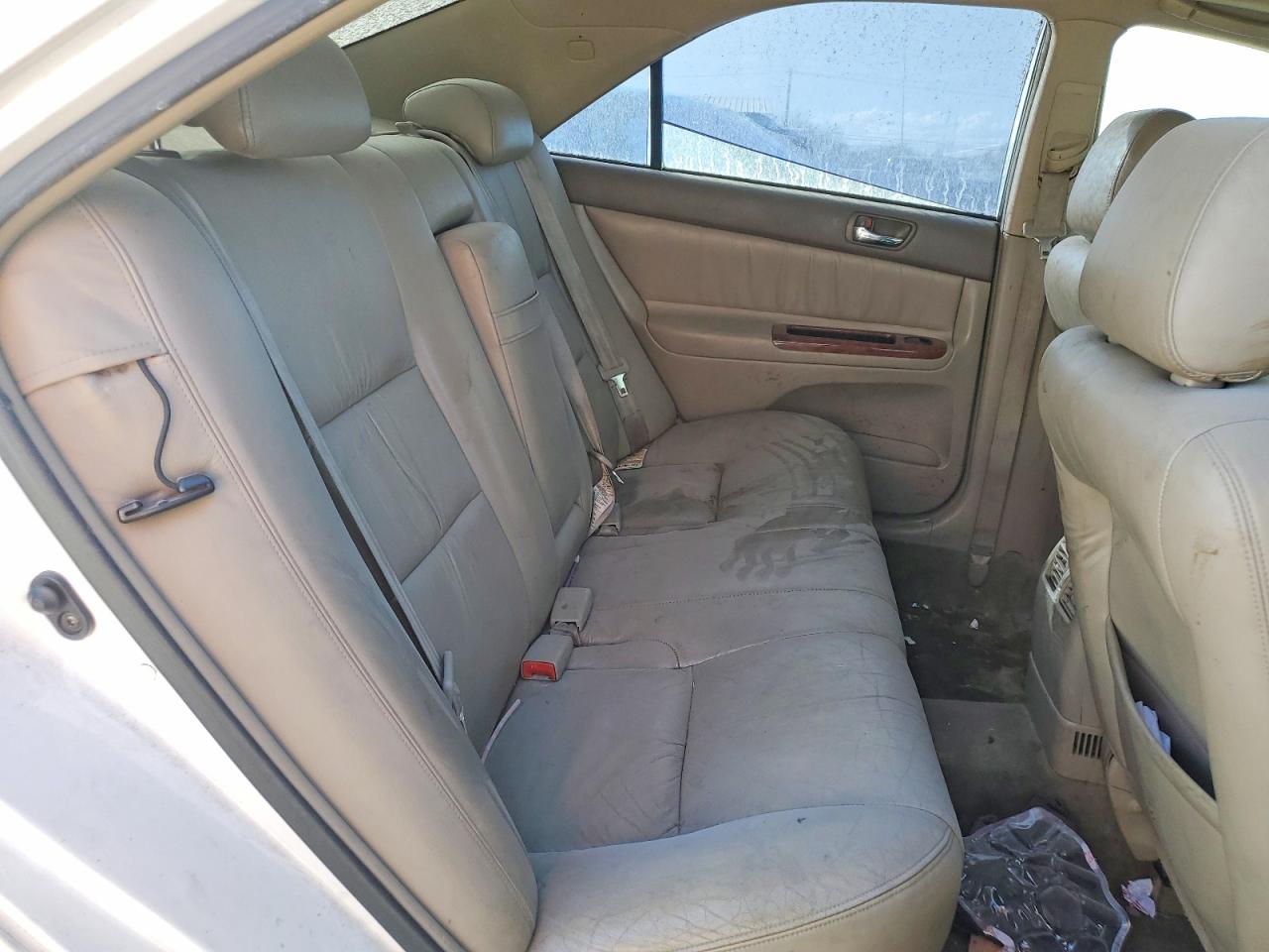 2002 TOYOTA CAMRY LE photo 11