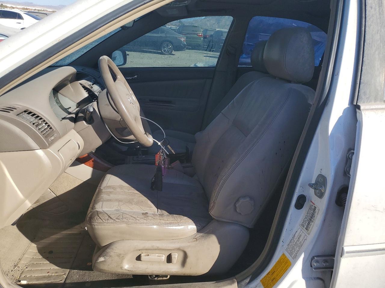 2002 TOYOTA CAMRY LE photo 7