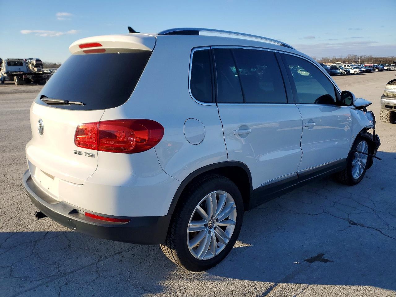 2012 VOLKSWAGEN TIGUAN S photo 5