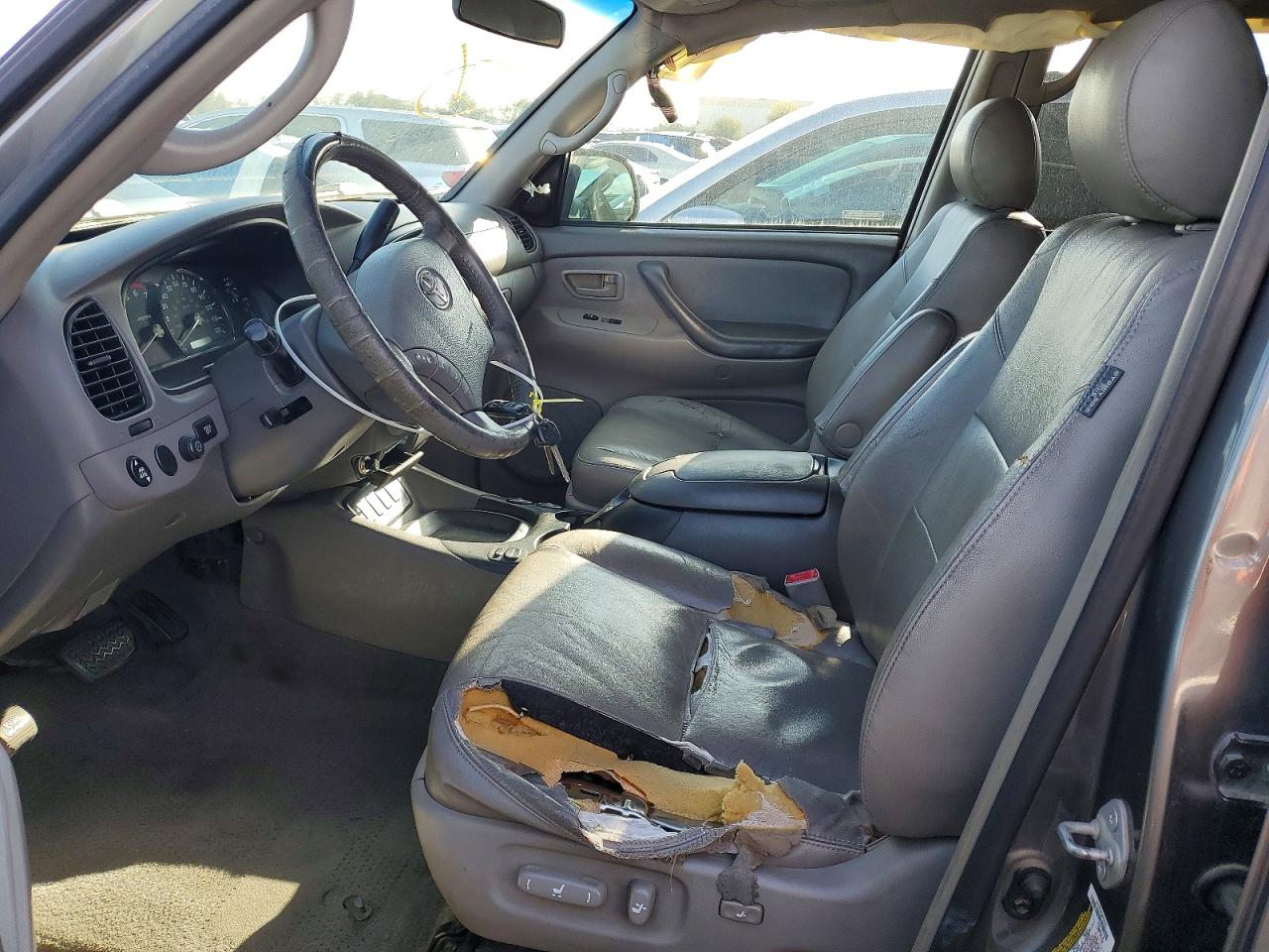 2005 TOYOTA SEQUOIA SR5 photo 7