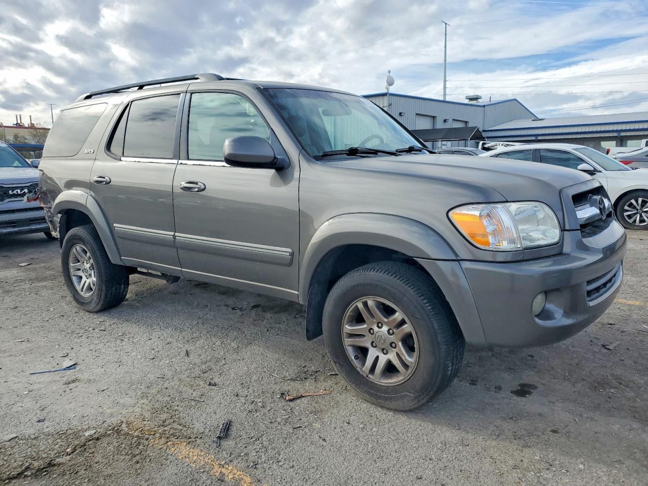 2005 TOYOTA SEQUOIA SR5 photo 4