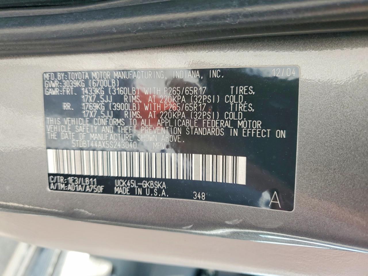 2005 TOYOTA SEQUOIA SR5 photo 13