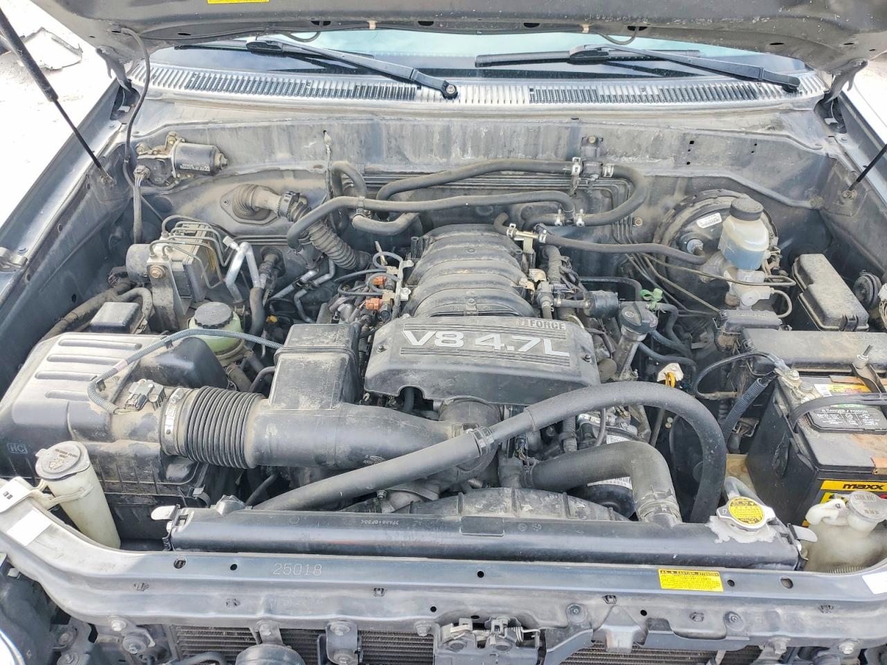 2005 TOYOTA SEQUOIA SR5 photo 12