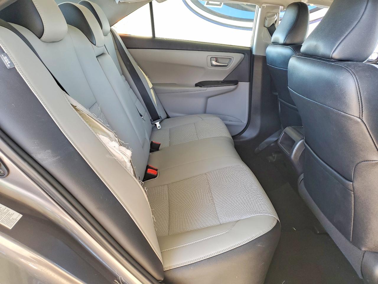 2017 TOYOTA CAMRY LE photo 10