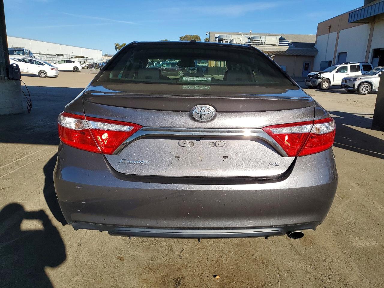 2017 TOYOTA CAMRY LE photo 6