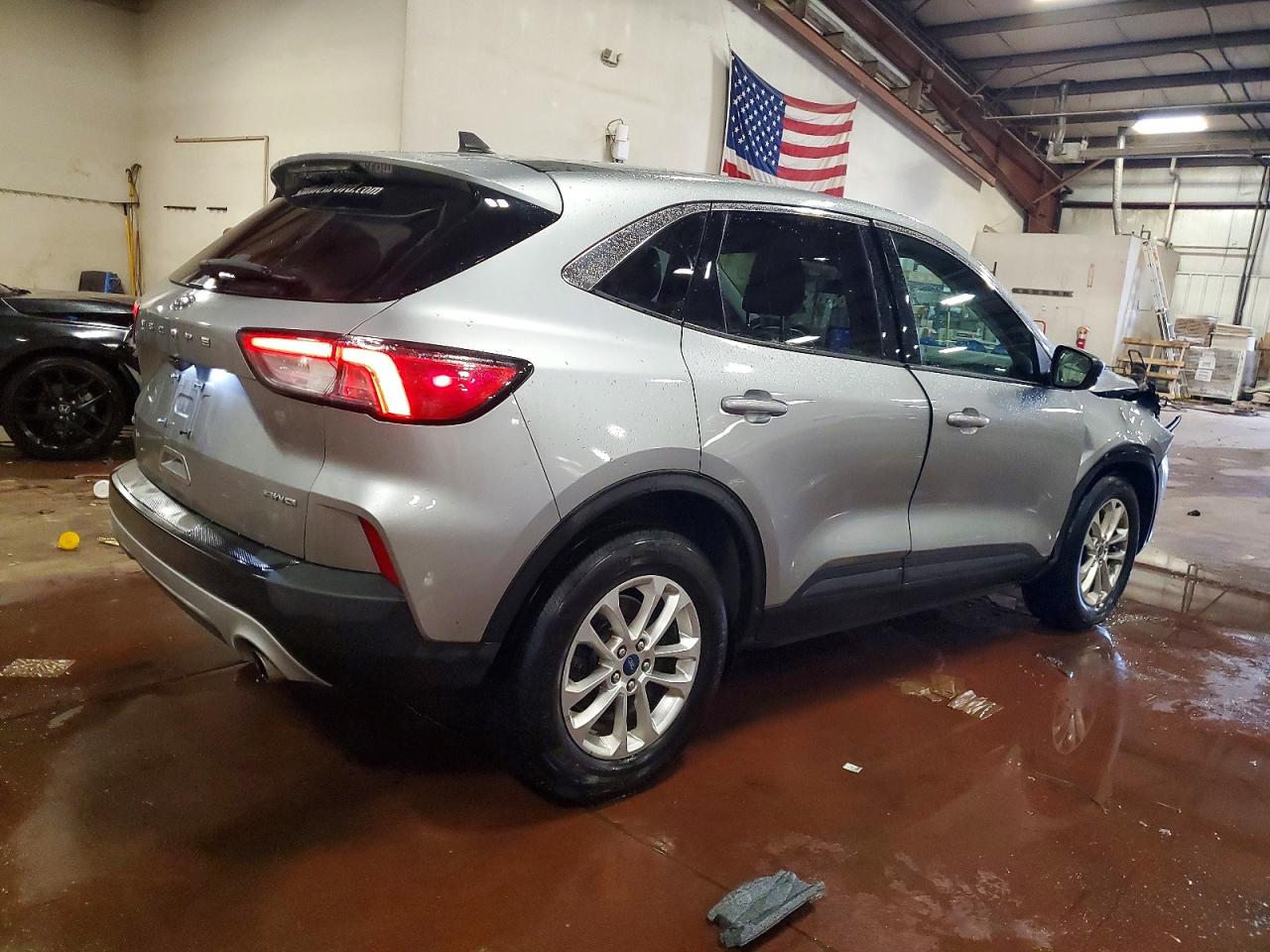 2022 FORD ESCAPE SE photo 3
