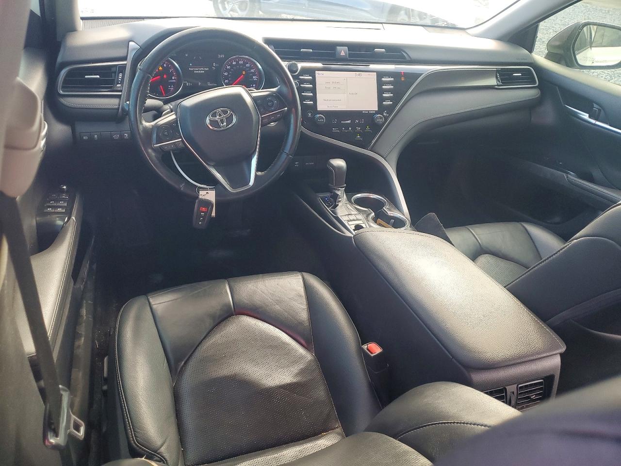 2019 TOYOTA CAMRY XSE photo 8