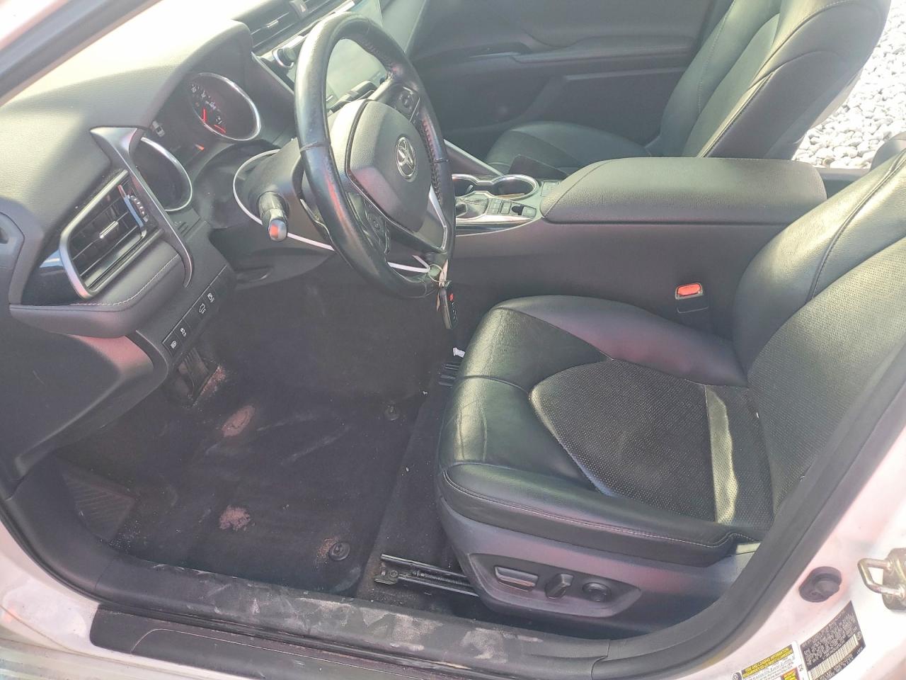 2019 TOYOTA CAMRY XSE photo 7