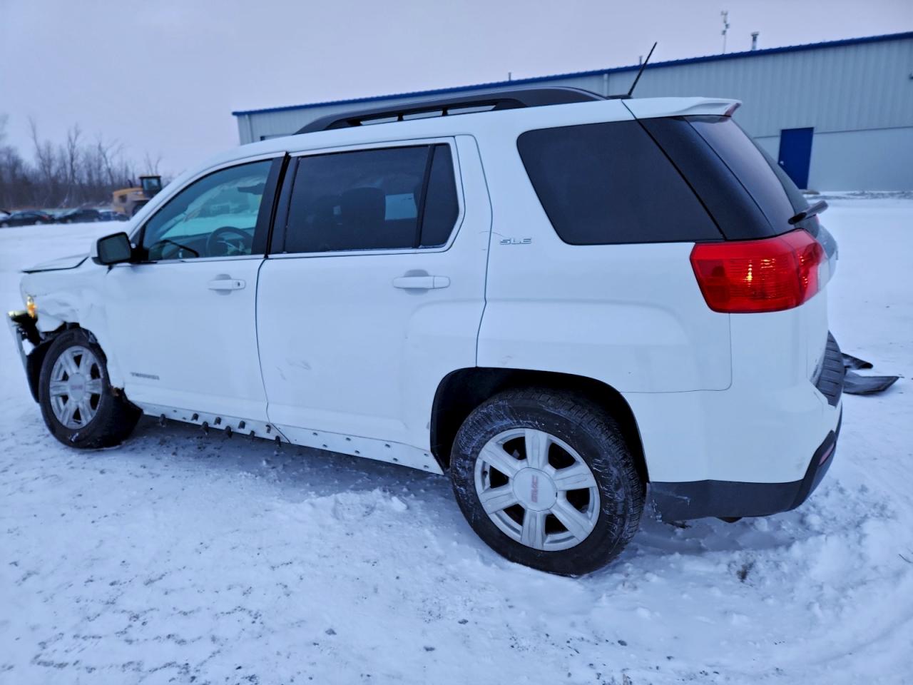 2015 GMC TERRAIN SLE photo 2
