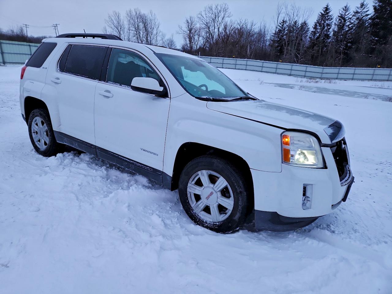 2015 GMC TERRAIN SLE photo 4