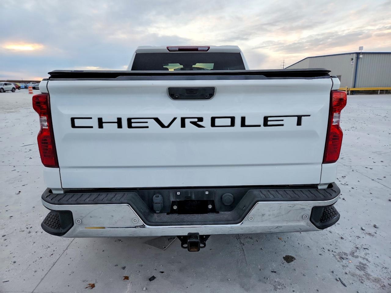 2023 CHEVROLET SILVERADO C1500 photo 11