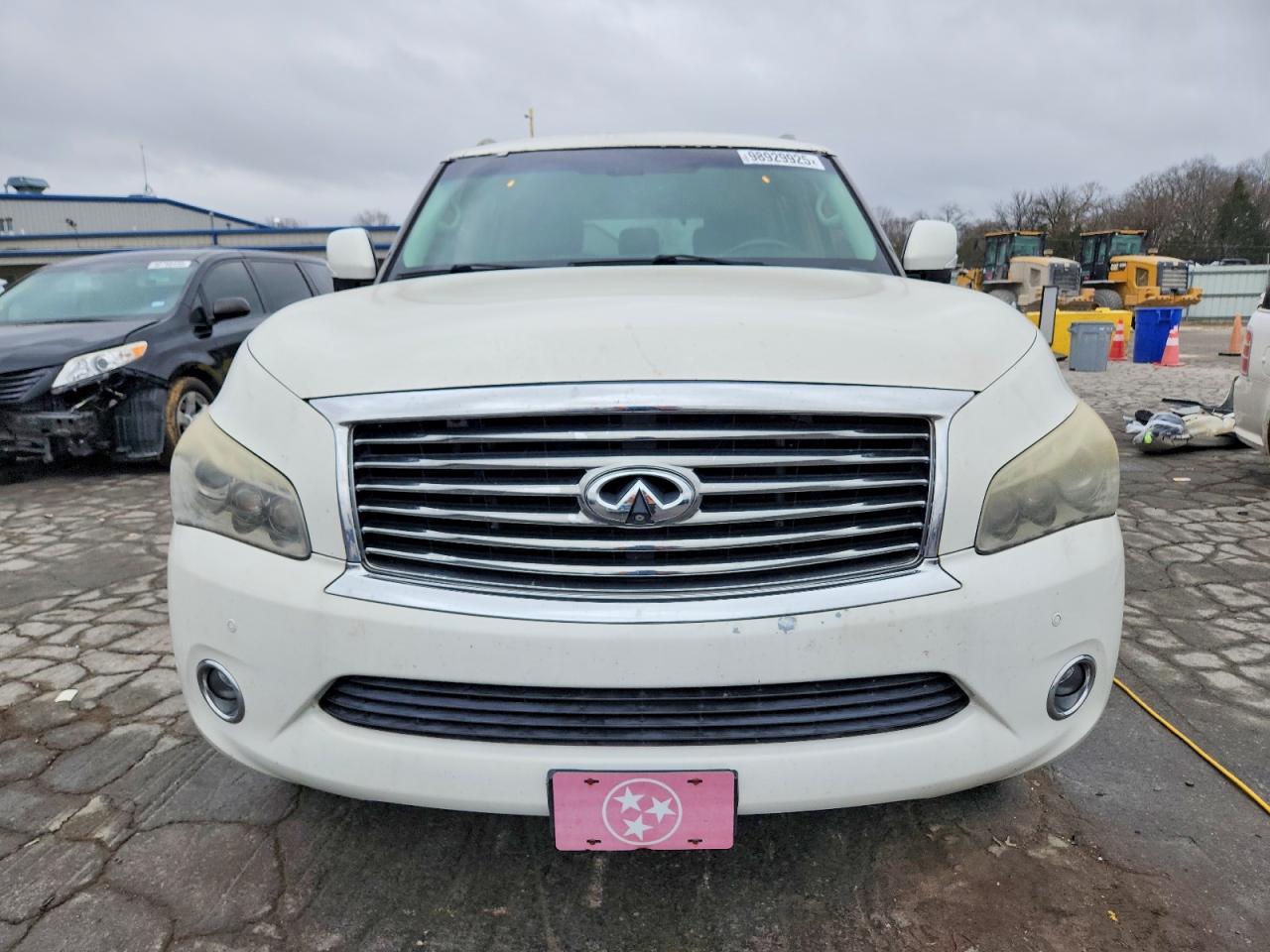 2011 INFINITI QX56 photo 5
