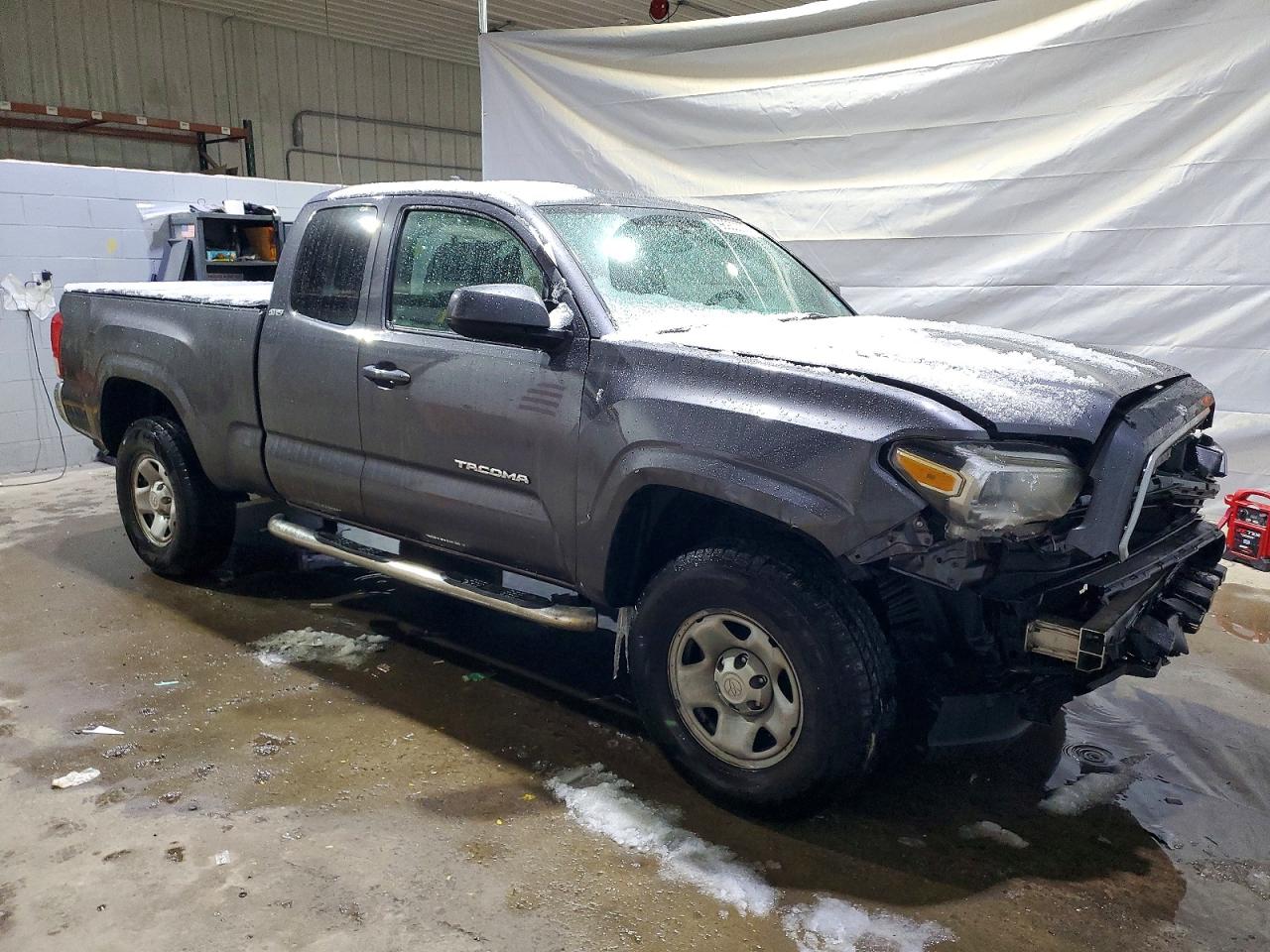 2017 TOYOTA TACOMA ACCESS CAB photo 4