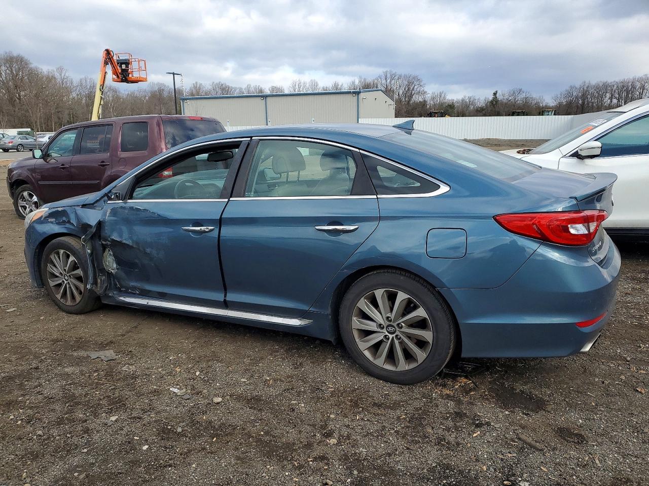 2015 HYUNDAI SONATA SPORT photo 2