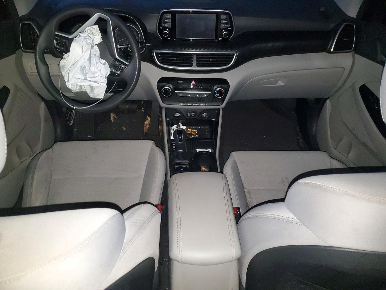 2020 HYUNDAI TUCSON SE photo 8