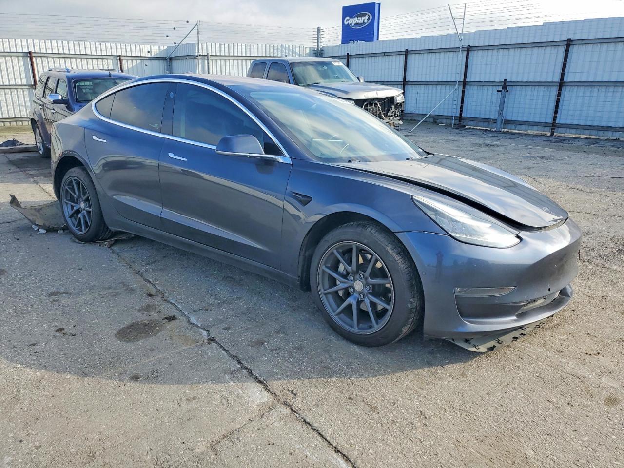 2018 TESLA MODEL 3 photo 4