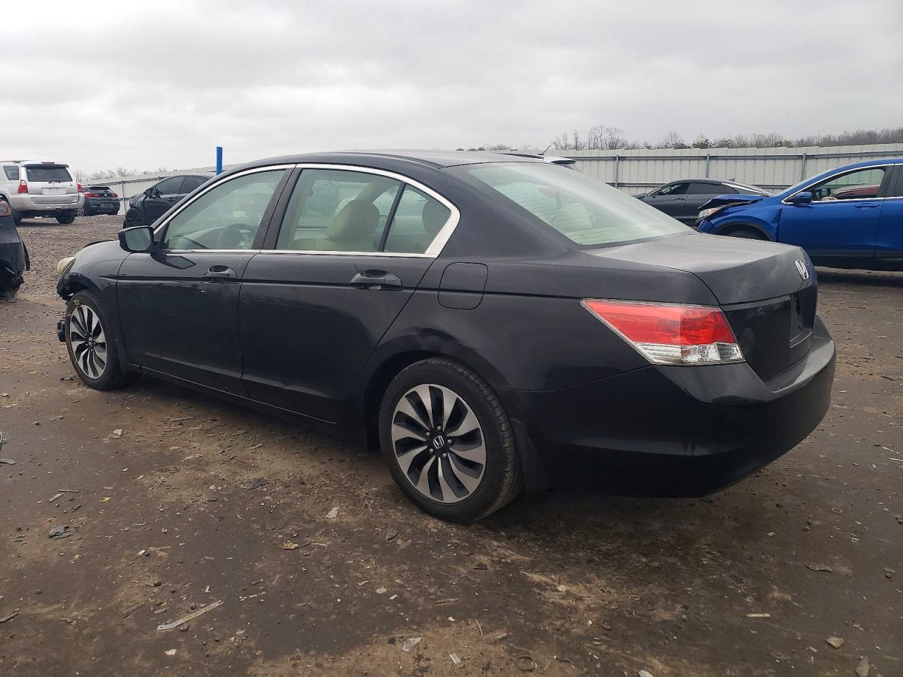 2010 HONDA ACCORD LX photo 2