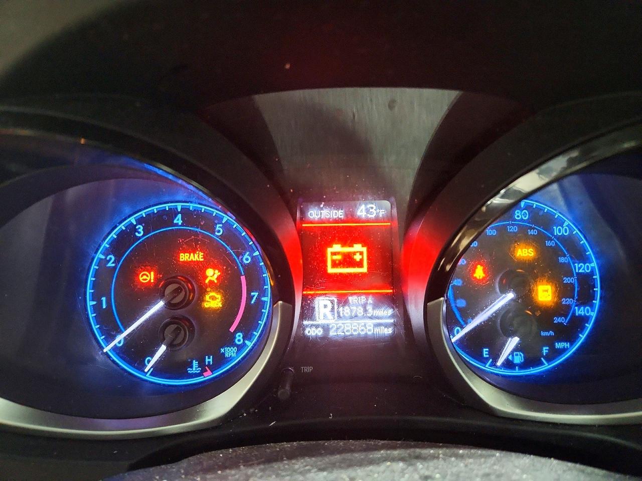 2016 TOYOTA COROLLA photo 9