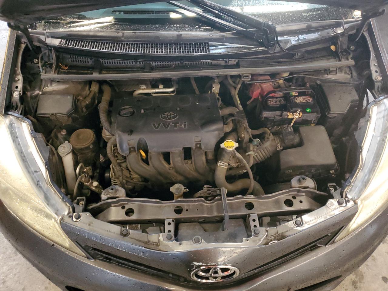 2012 TOYOTA YARIS photo 11