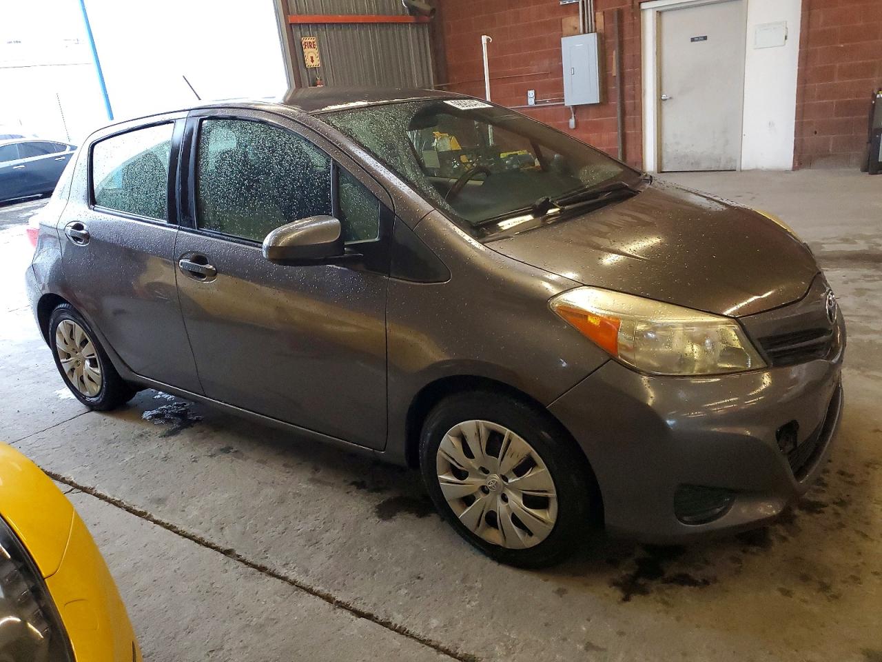 2012 TOYOTA YARIS photo 4