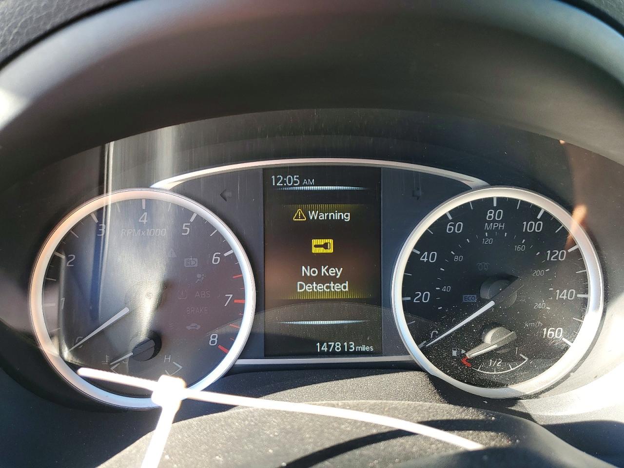 2016 NISSAN SENTRA S photo 9