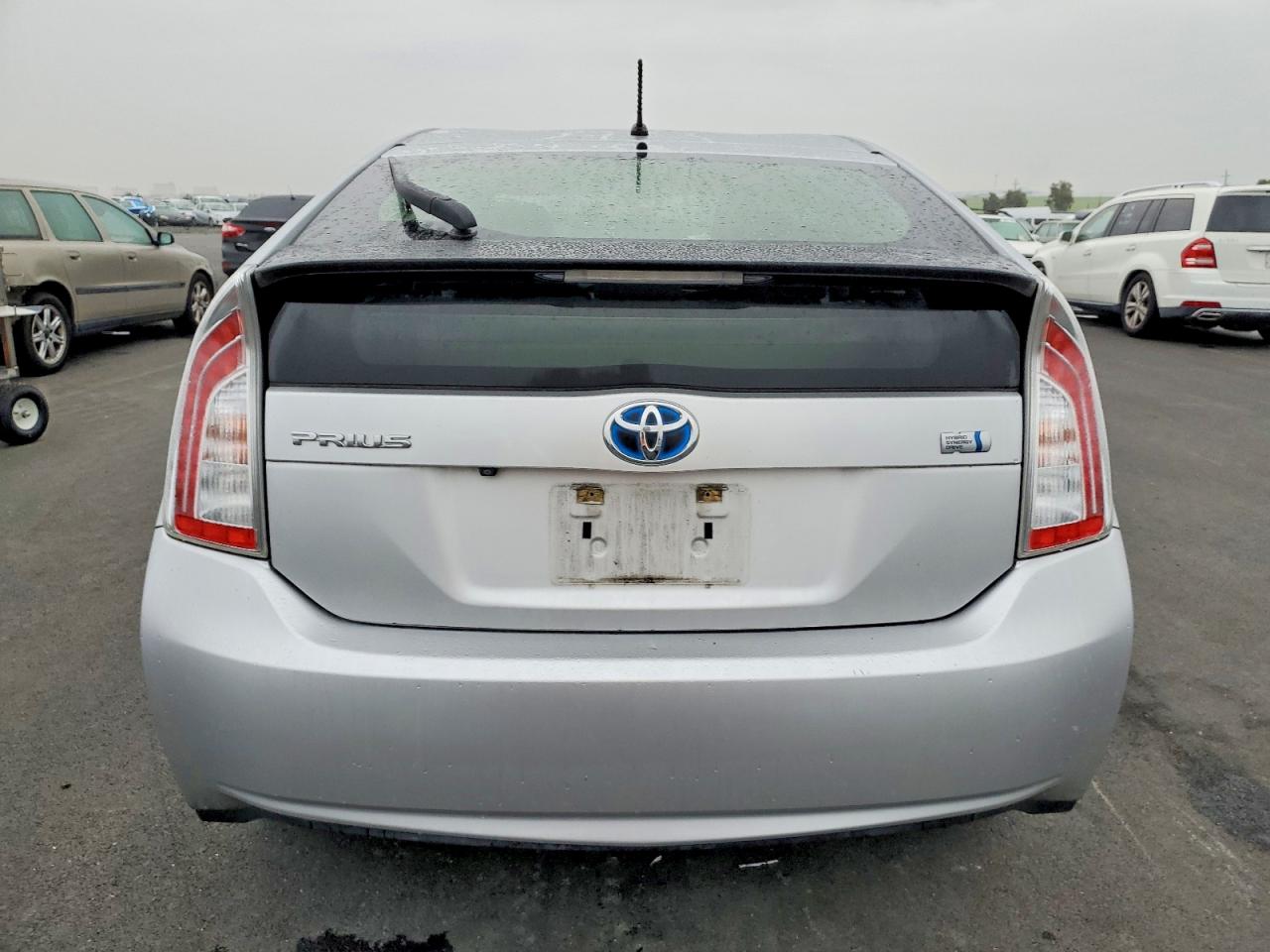 2015 TOYOTA PRIUS photo 6