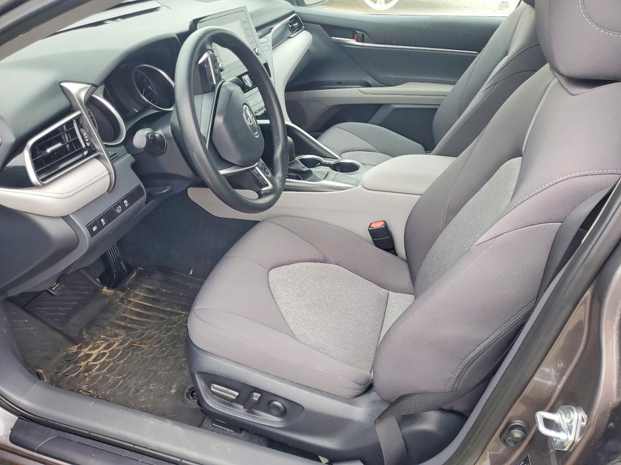 2024 TOYOTA CAMRY LE photo 7