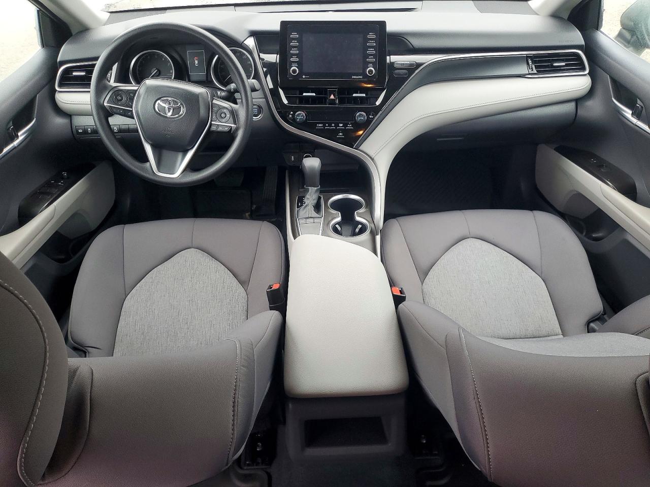 2024 TOYOTA CAMRY LE photo 8