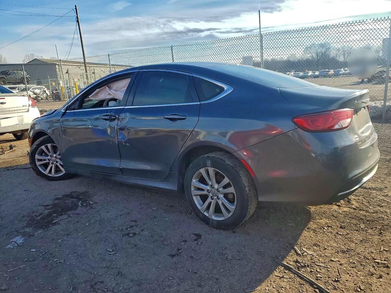 2015 CHRYSLER 200 LIMITED photo 2