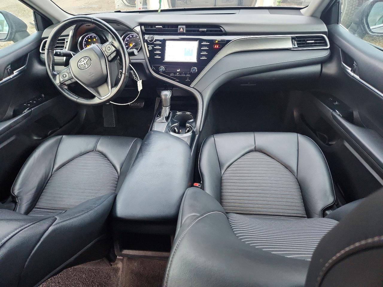 2019 TOYOTA CAMRY L photo 8