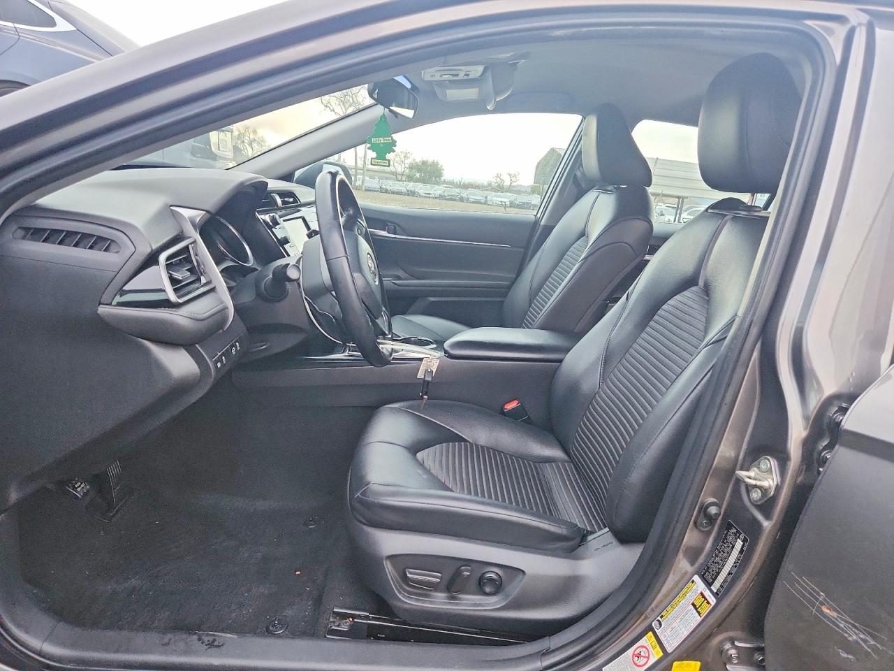 2019 TOYOTA CAMRY L photo 7