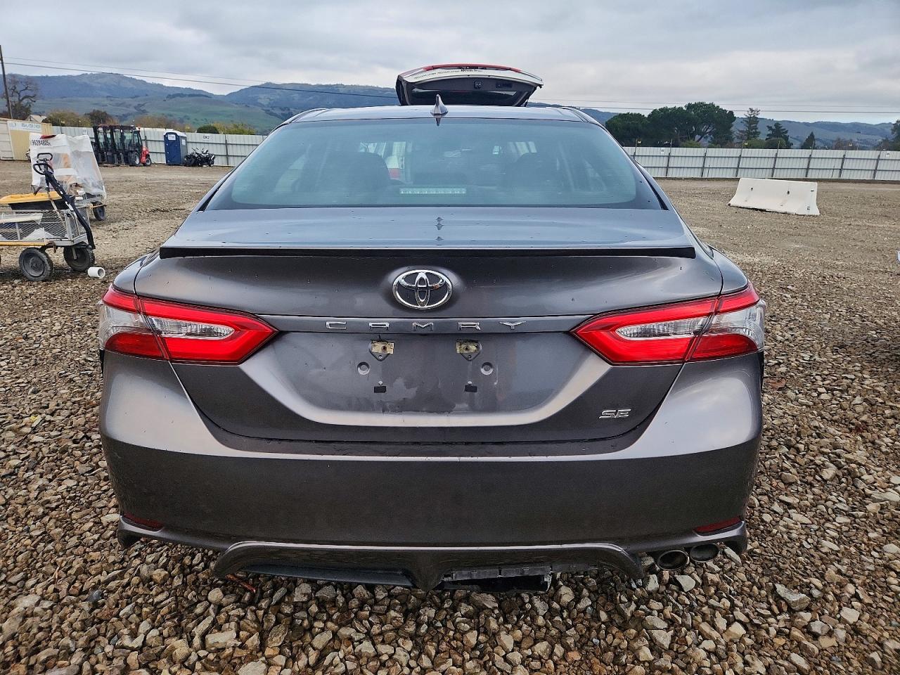 2019 TOYOTA CAMRY L photo 6