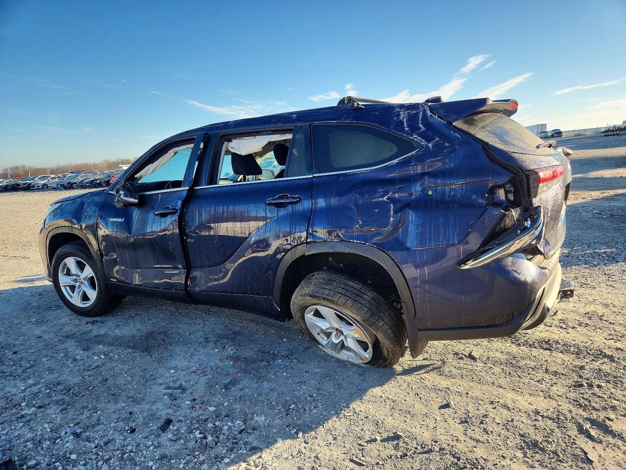 2021 TOYOTA HIGHLANDER HYBRID LE photo 4