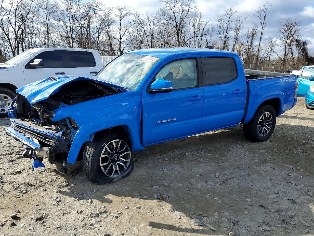2021 TOYOTA TACOMA photo 2