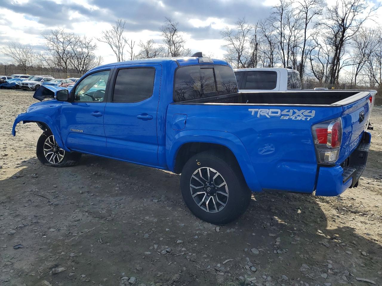 2021 TOYOTA TACOMA photo 3