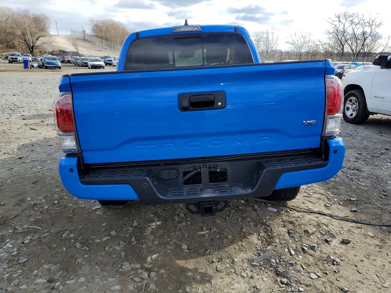 2021 TOYOTA TACOMA photo 11