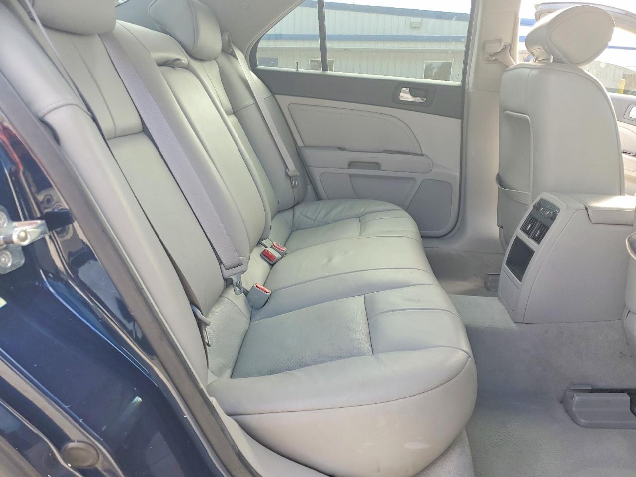 2007 CADILLAC STS photo 10