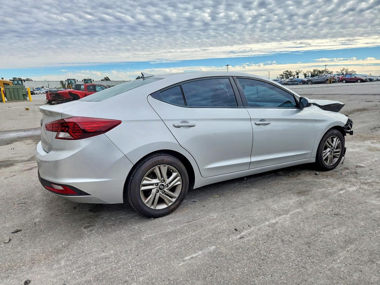 2019 HYUNDAI ELANTRA SEL photo 3