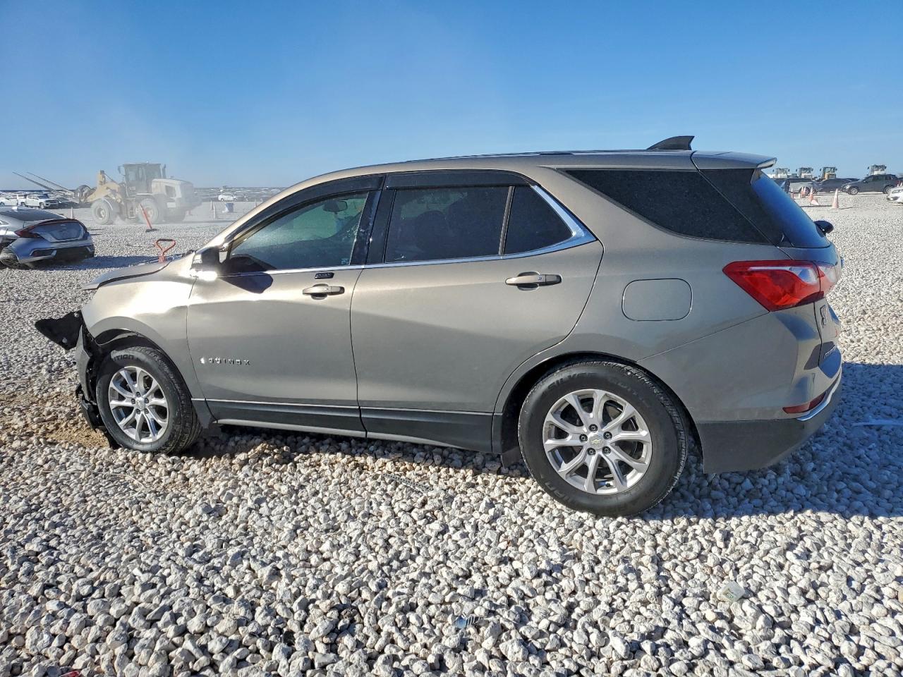 2018 CHEVROLET EQUINOX LT photo 2