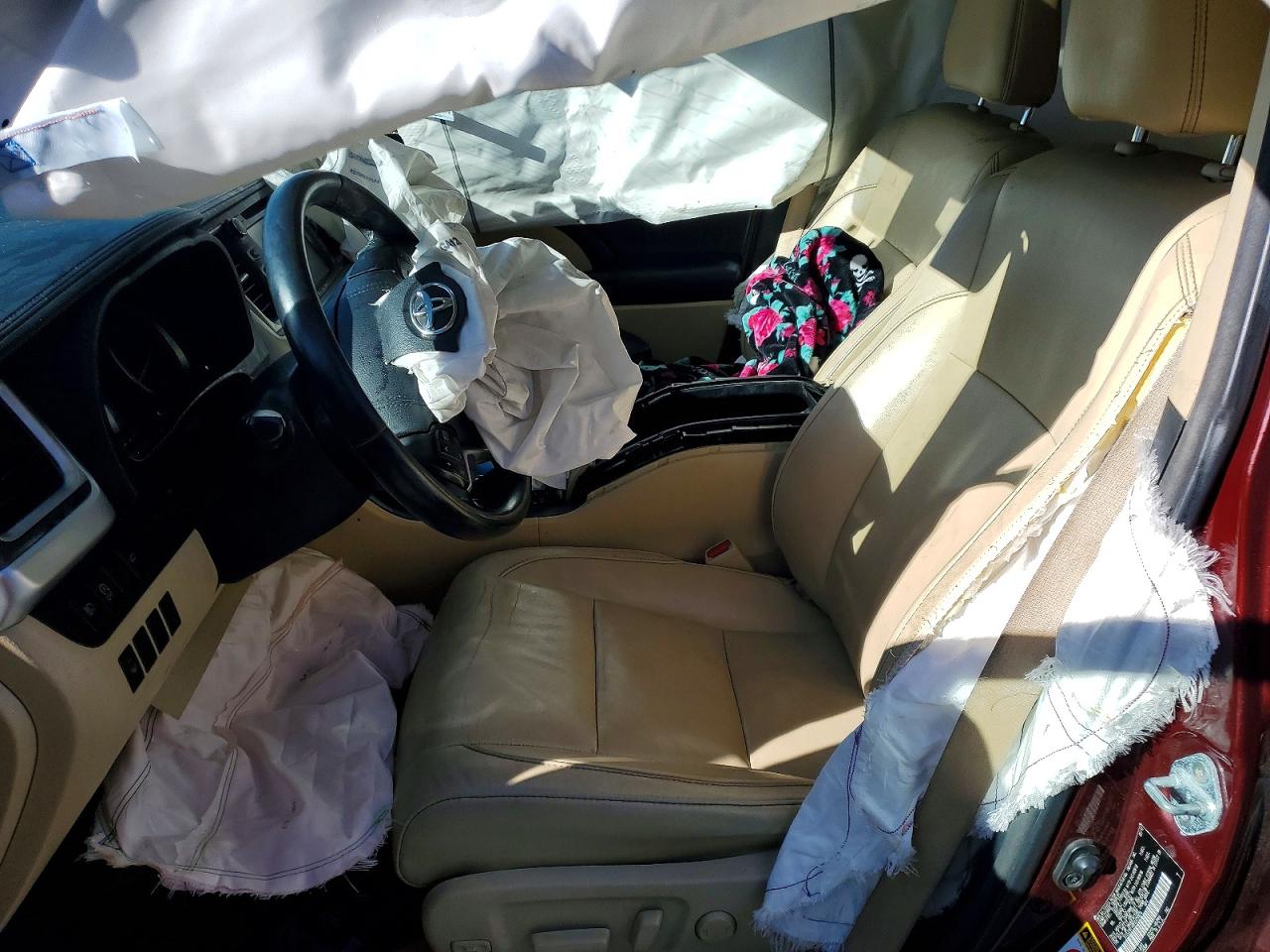 2017 TOYOTA HIGHLANDER SE photo 7