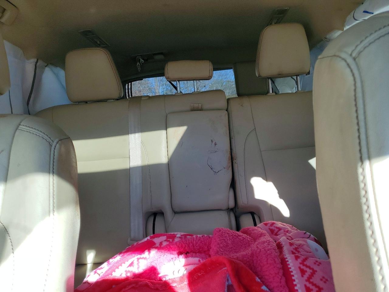 2017 TOYOTA HIGHLANDER SE photo 10
